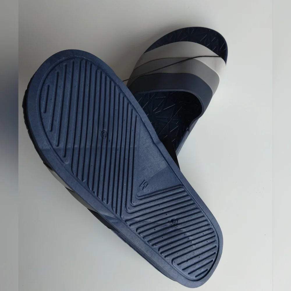 Slippers - Picture 3 of 3